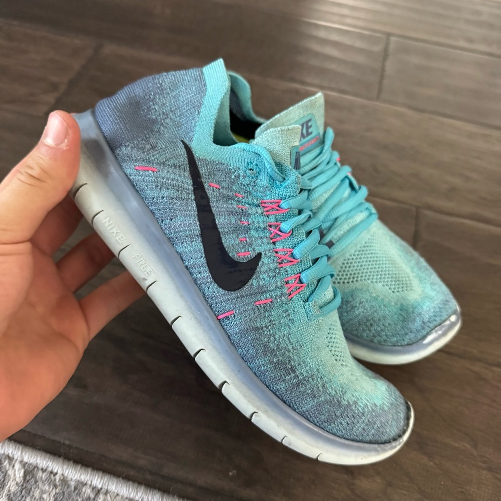 Nike Women's Teal and Pink Athletic Shoes - Picture 4 of 9